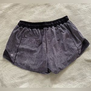 Lululemon Hotty Hot Short Sz 10